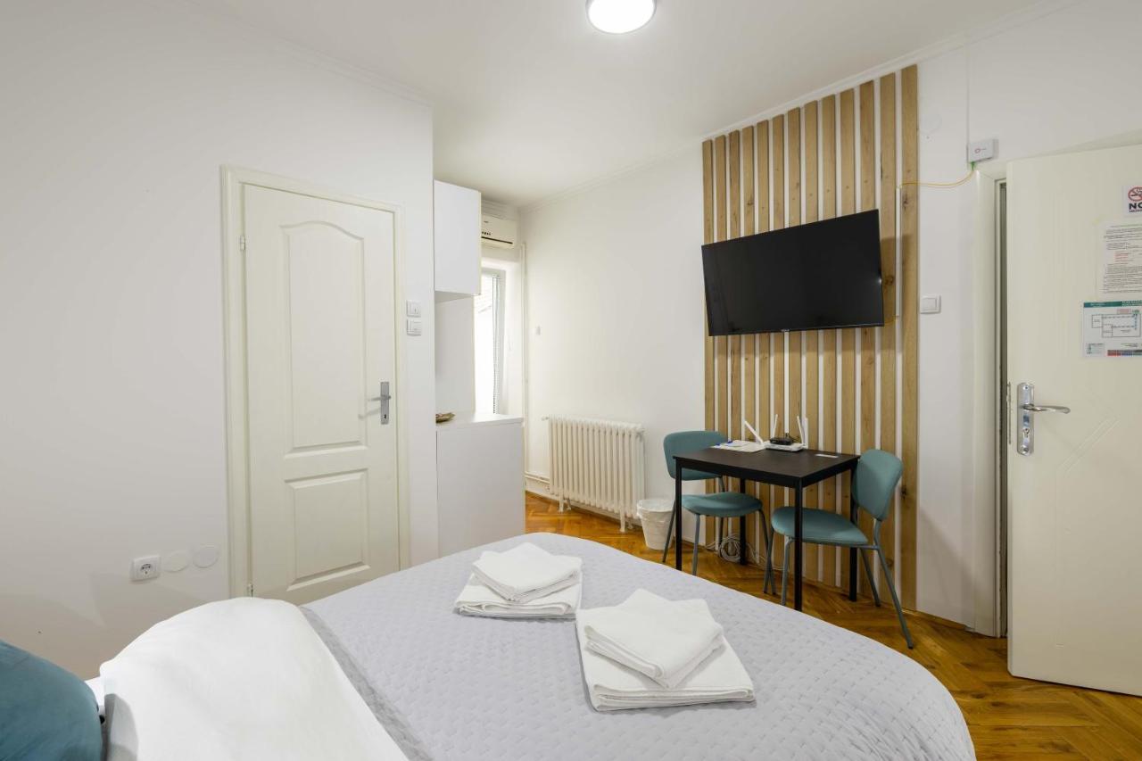 Old Town Rooms Нови-Сад Экстерьер фото